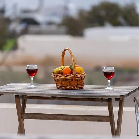 Kapeli Suites *