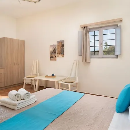 Kapeli Suites *