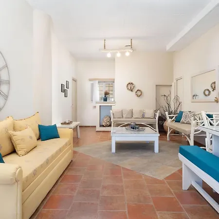 Kapeli Suites *