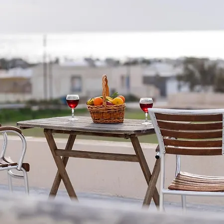 Kapeli Suites Emporio (Santorini)