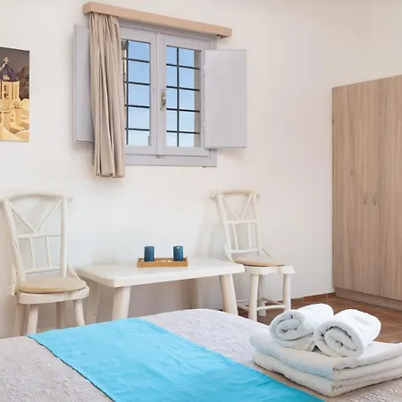 Kapeli Suites Apartmán *